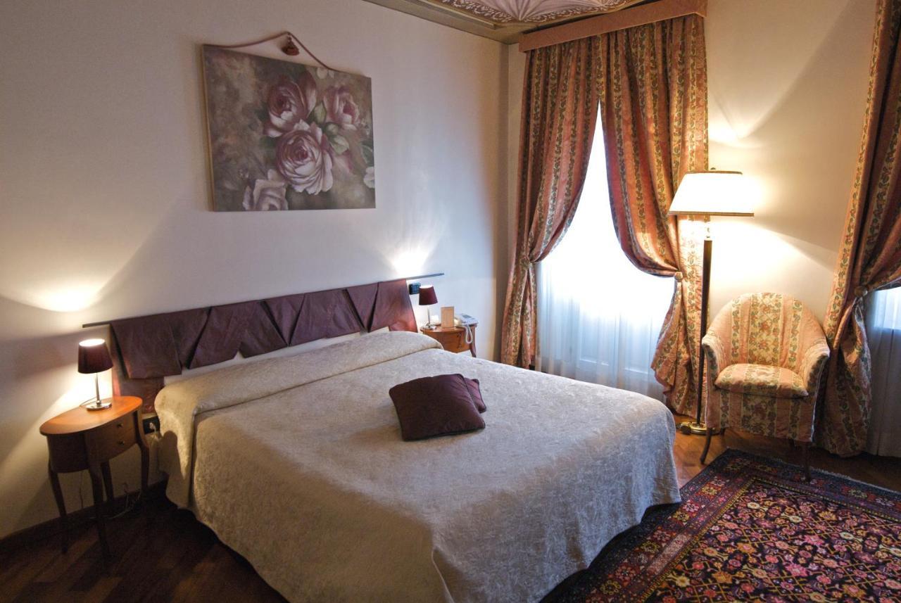 Palazzo Finati Bed & Breakfast Alba  Ngoại thất bức ảnh