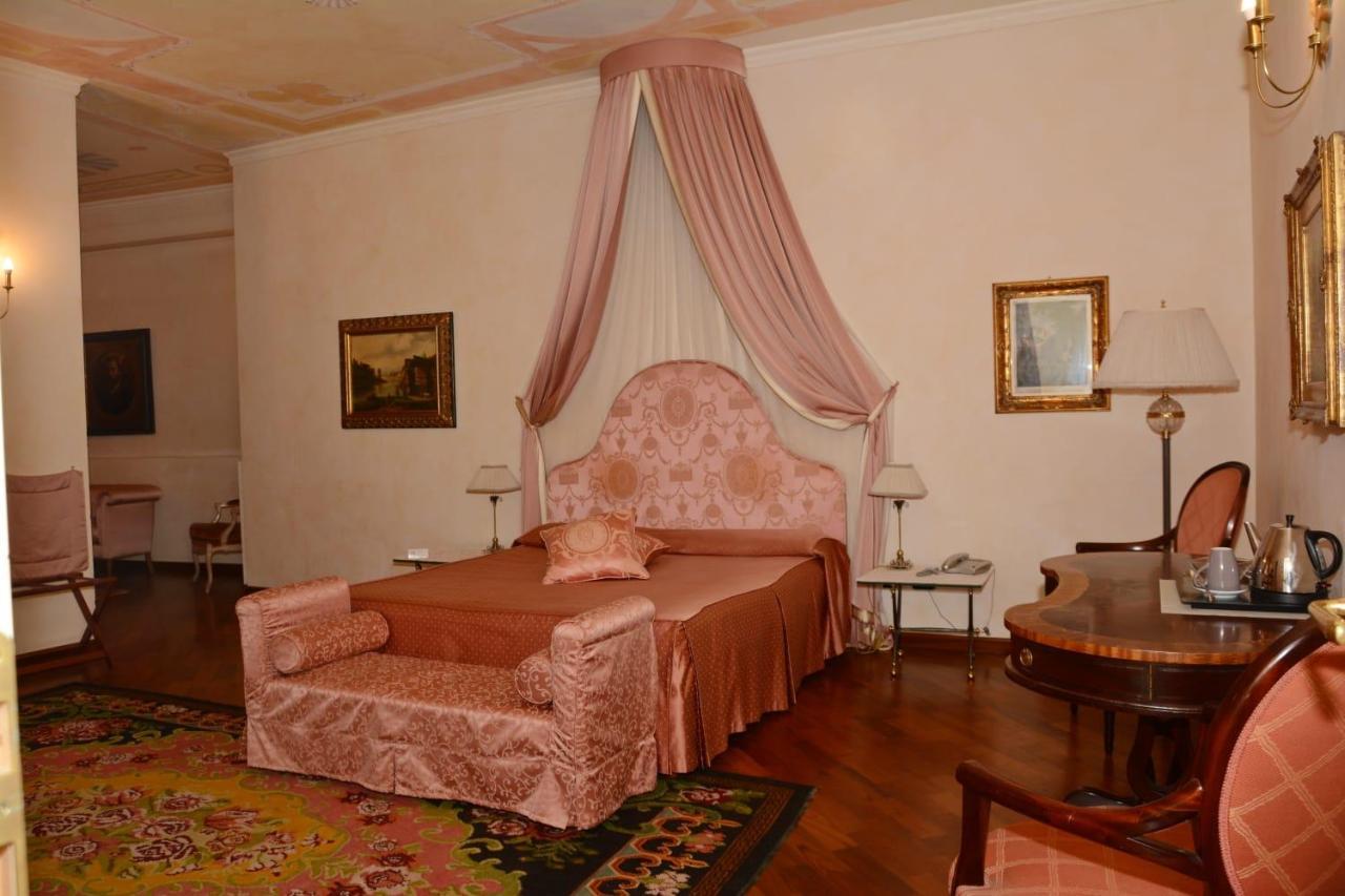 Palazzo Finati Bed & Breakfast Alba  Ngoại thất bức ảnh