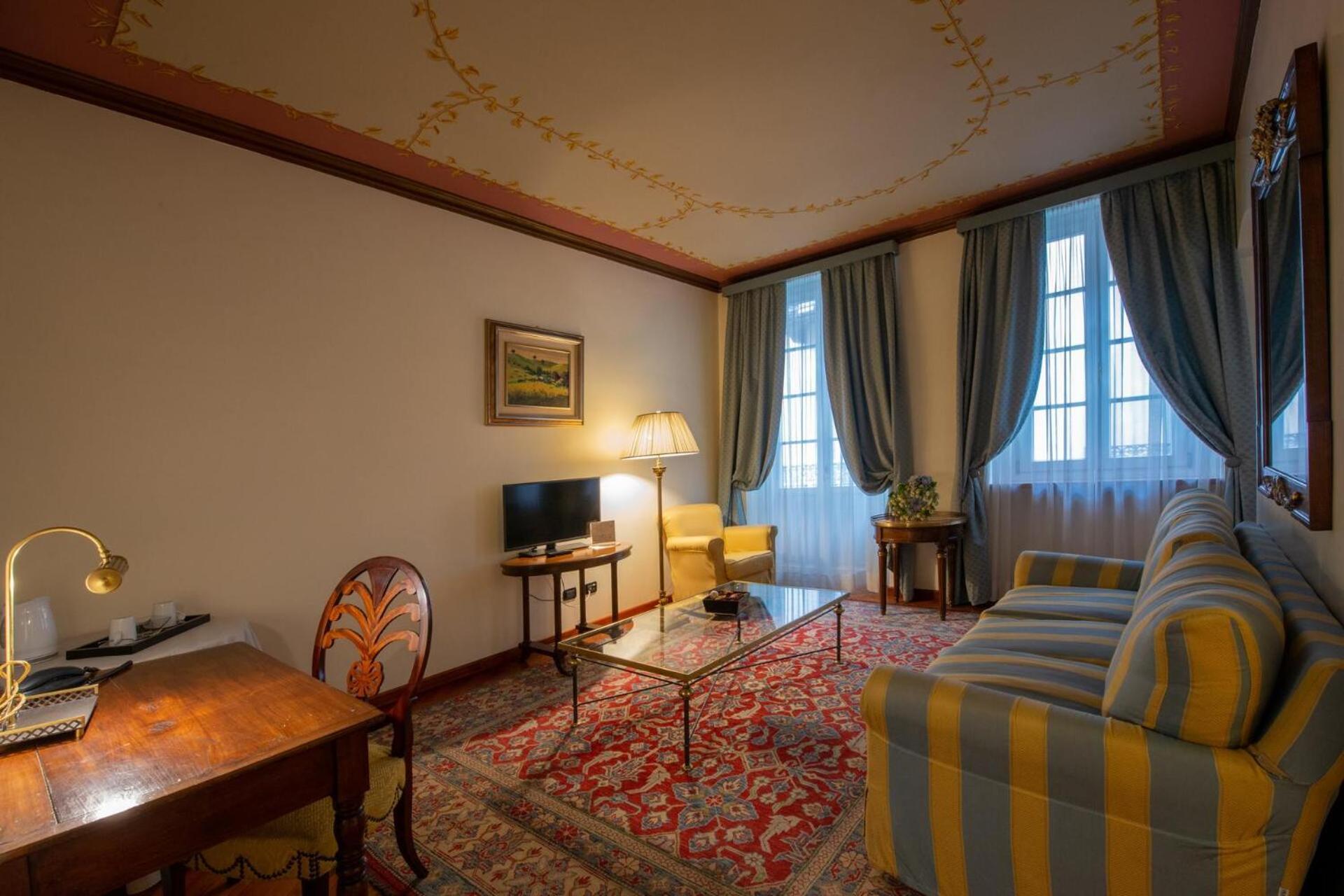 Palazzo Finati Bed & Breakfast Alba  Ngoại thất bức ảnh