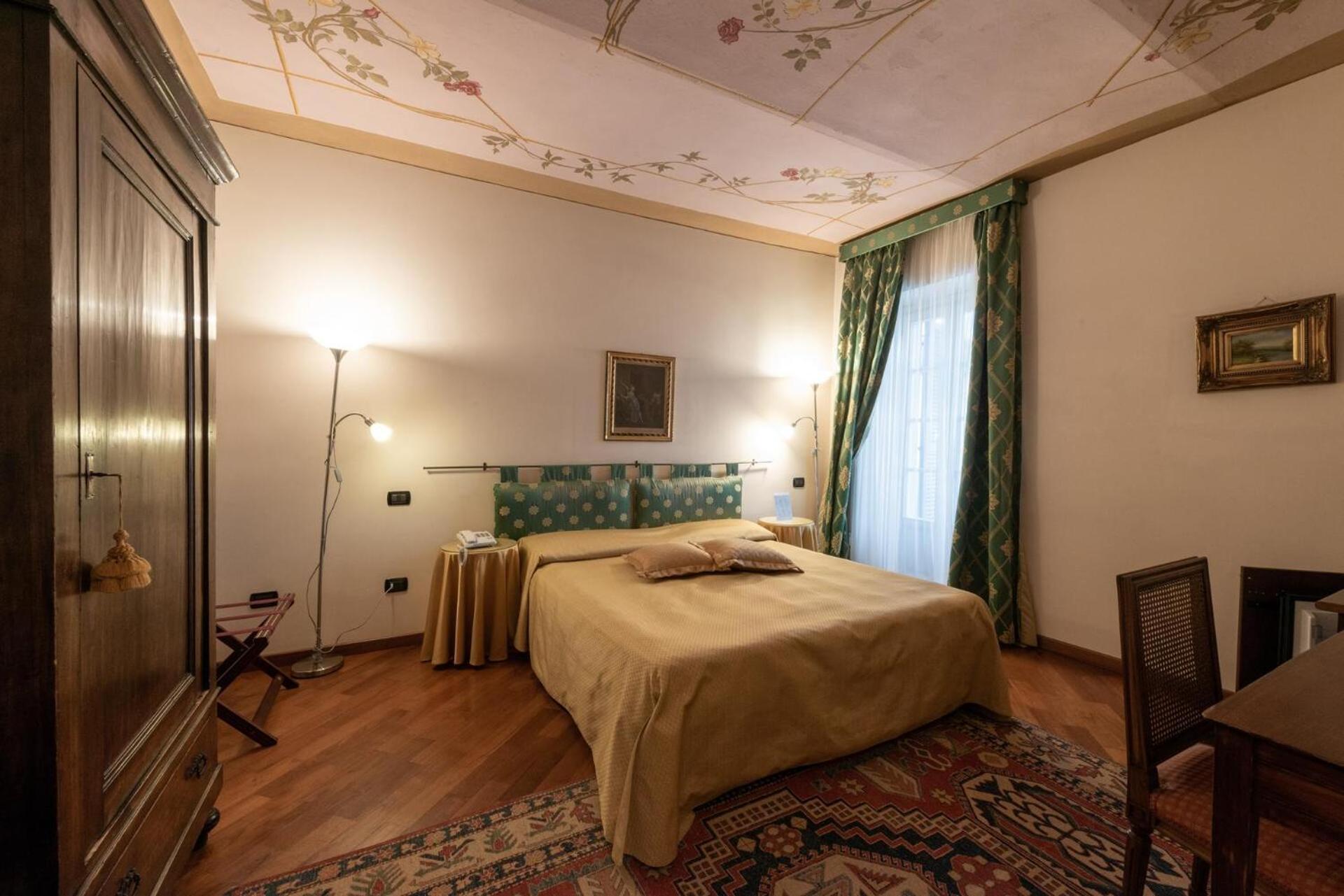 Palazzo Finati Bed & Breakfast Alba  Ngoại thất bức ảnh