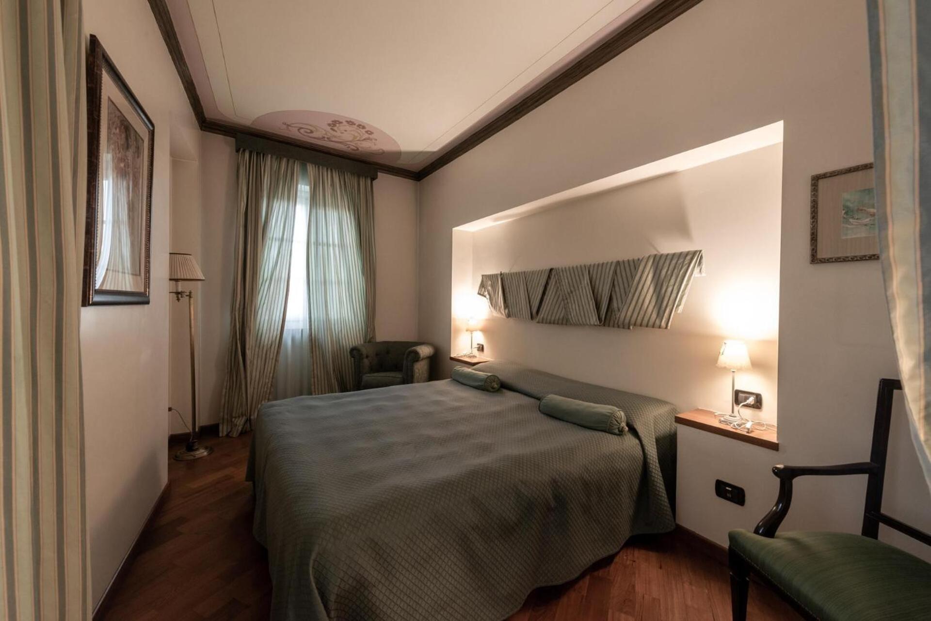 Palazzo Finati Bed & Breakfast Alba  Ngoại thất bức ảnh
