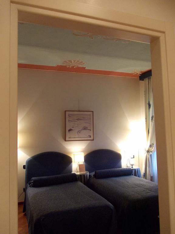 Palazzo Finati Bed & Breakfast Alba  Phòng bức ảnh