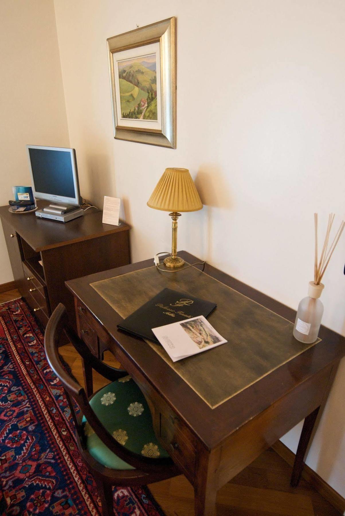 Palazzo Finati Bed & Breakfast Alba  Ngoại thất bức ảnh