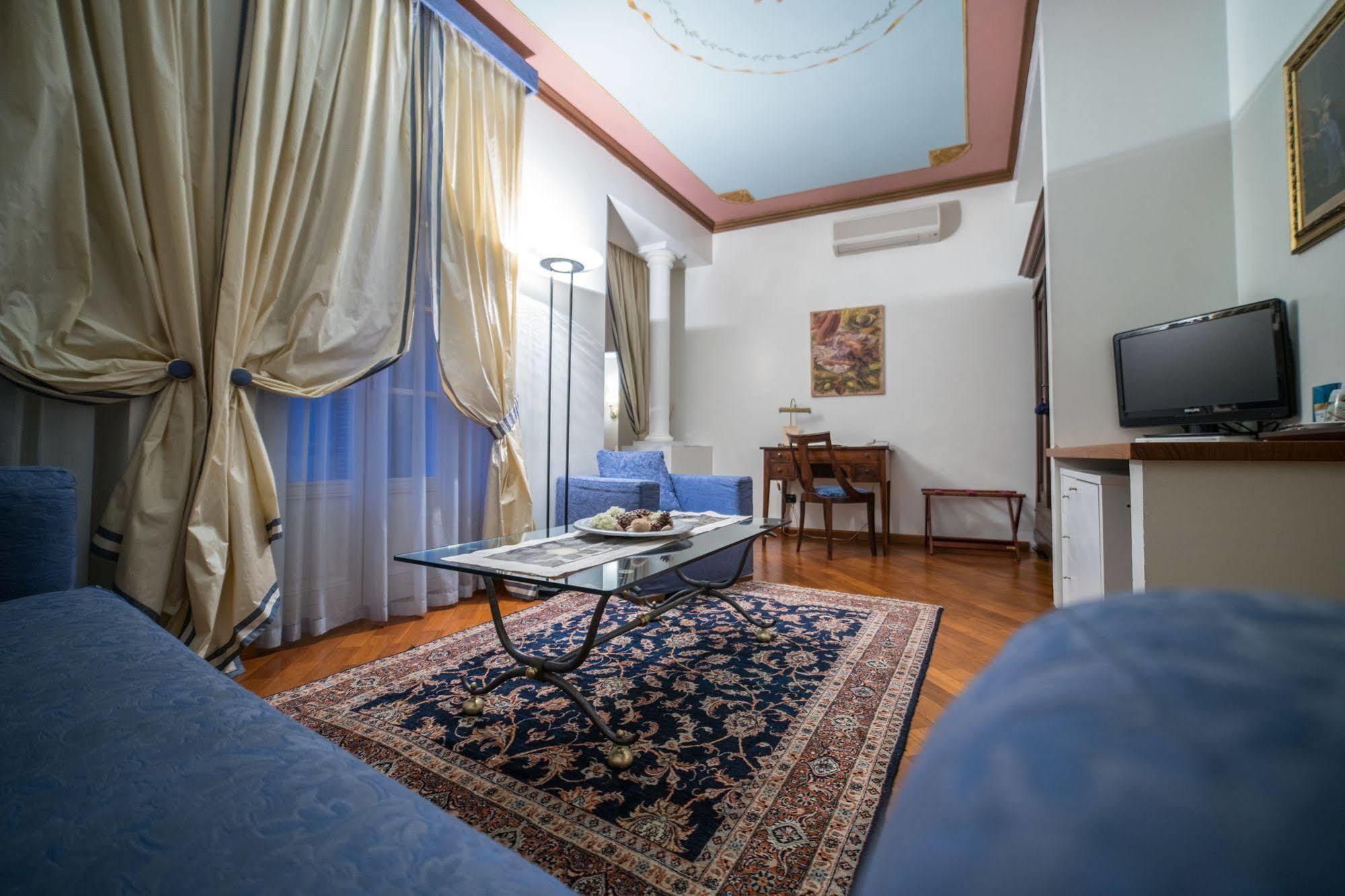 Palazzo Finati Bed & Breakfast Alba  Ngoại thất bức ảnh